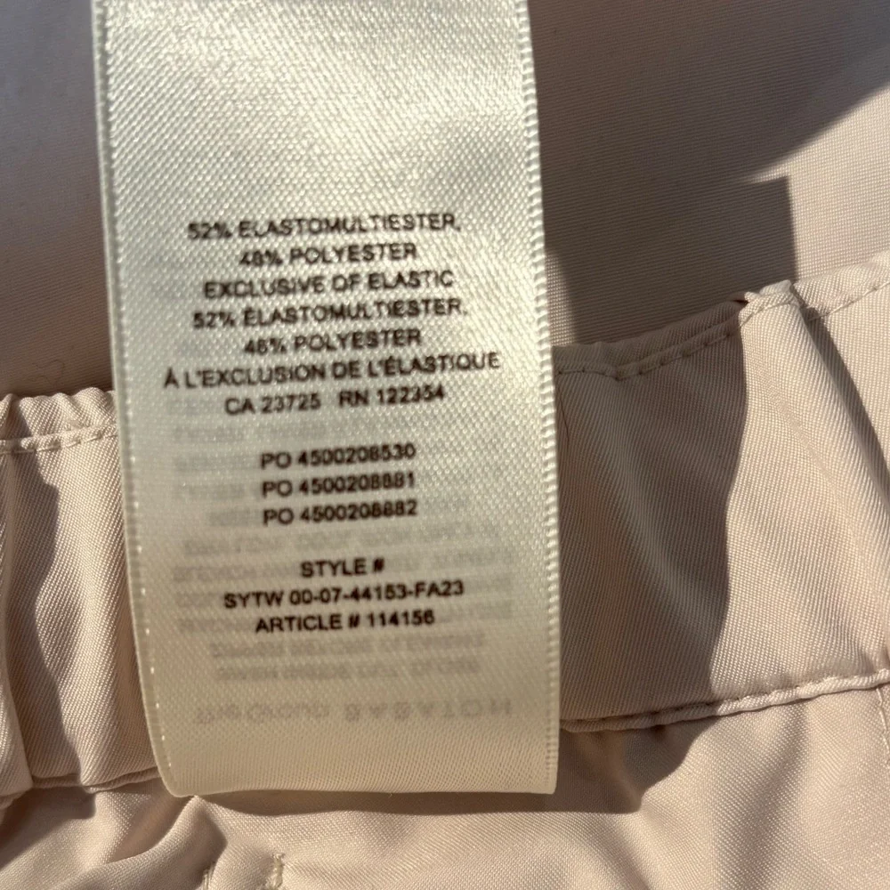 Aritzia The Group Babaton Light Beige
Emerson Skirt 6 - Picture 11 of 11